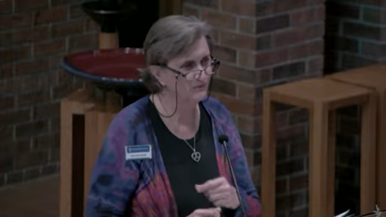 Jules Bonde speaking at Nativity Lutheran Church